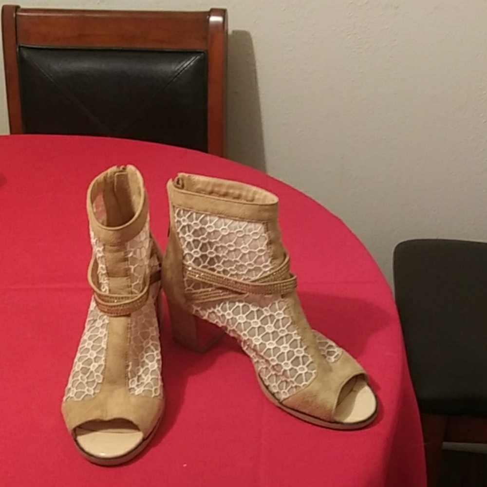 Ankle boots